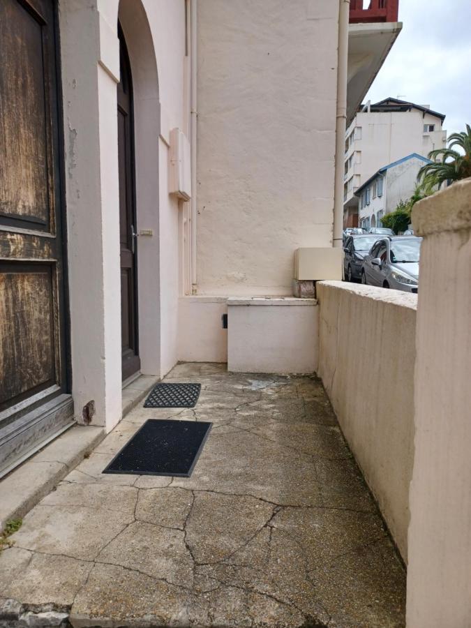 Appartement Tres Bien Situe- Spacieux - Calme - Parking Biarritz Esterno foto
